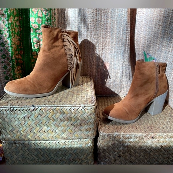 H&M Divided Suede Fringe Boots, Size 7 - Picture 7 of 11